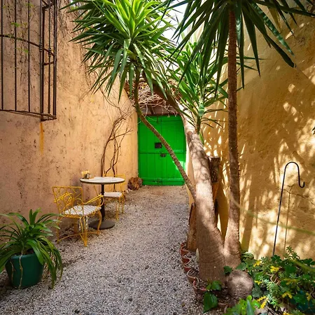 Macaron Konagi Gasthuis 4*