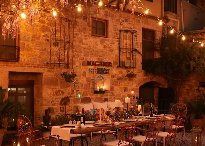 Macaron Konagi Ayvalı