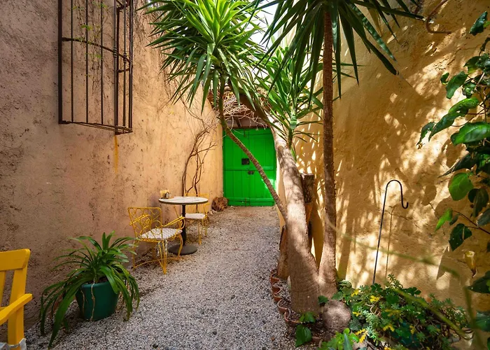 Macaron Konagi Gasthuis 4*