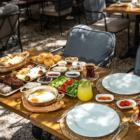 게스트하우스 마카롱 코나기, 아이발릭 Ayvalı