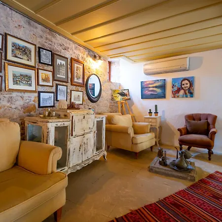 Macaron Konagi Vendégház 4*